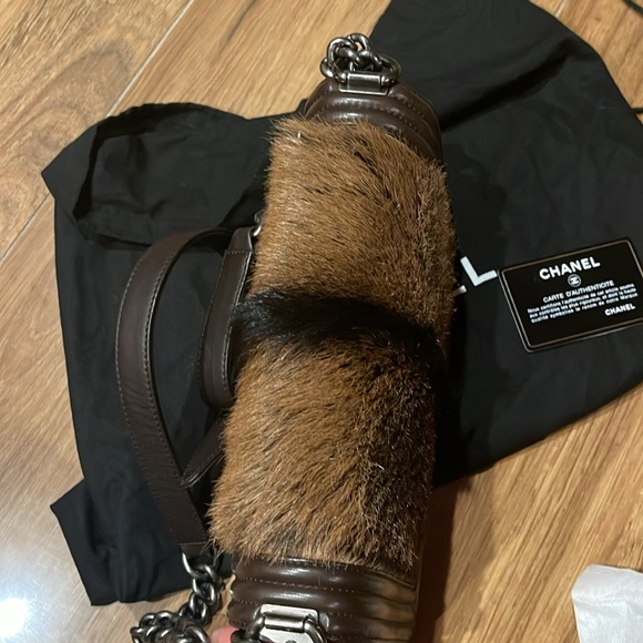 Hardly used Chanel Paris-Edinburgh Celtic Goat Fur Medium Boy Bag - Picture 9 of 17